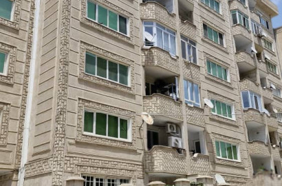 فروش واحد مسکونی درمجتمع شقایق باملند