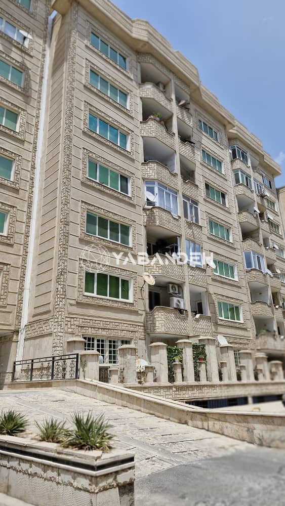 فروش واحد مسکونی درمجتمع شقایق باملند