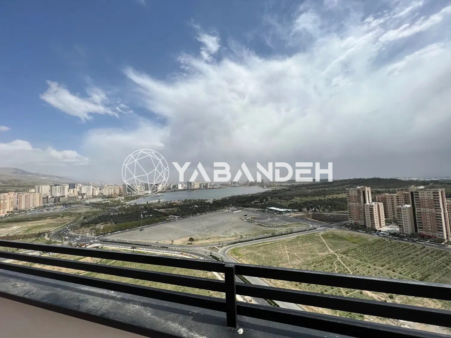 خرید و فروش در برج لبخند 2